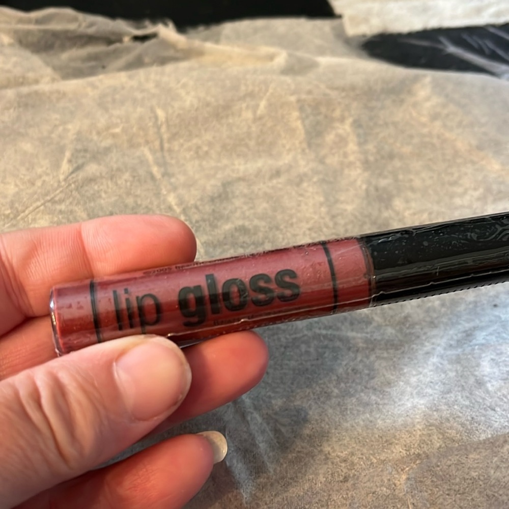 ❤️‍🔥BOGO free (equal or lesser value). NWT-beauticontrol